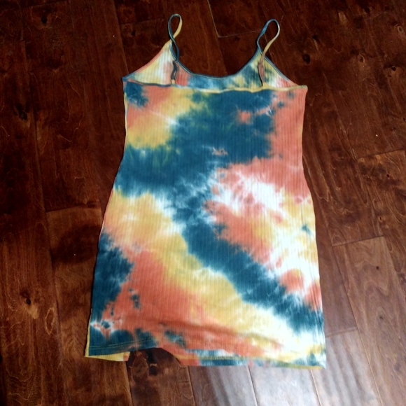 Tie Dye - Picture 2 of 2